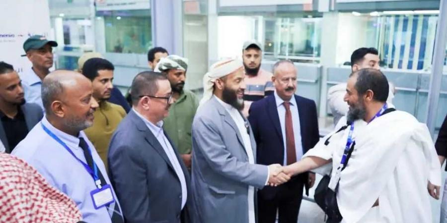 انطلاق أولى رحلات تفويج الحجاج اليمنيين جواً من مطار عدن