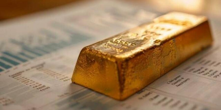 تراجع الدولار يدفع أسعار الذهب للصعود عند تسوية تعاملات الثلاثاء
