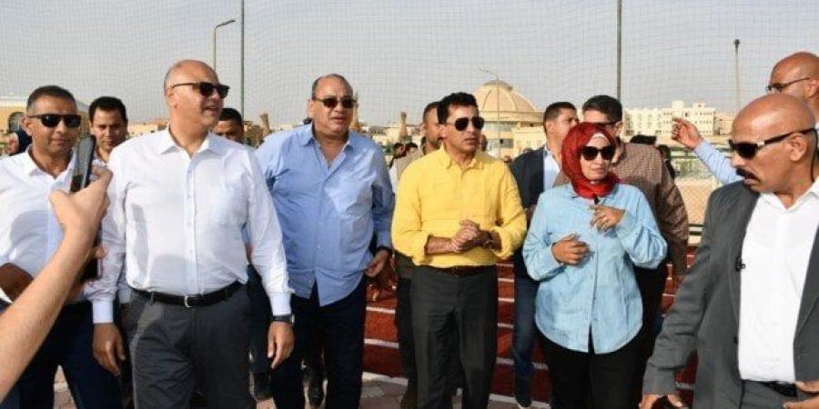 وزير الرياضة ومحافظ القليوبية يتفقدان مركز التنمية الشبابية بالعبور