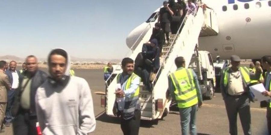 في رسالة ثباتٍ وتحدٍّ للعدوان.. مطار صنعاء يستأنف حركته الطبيعية بكامل طاقته التشغيلية