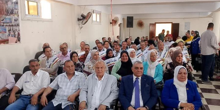 نقابة المعلمين بسمالوط تحتفل بالمعلمات المثاليات