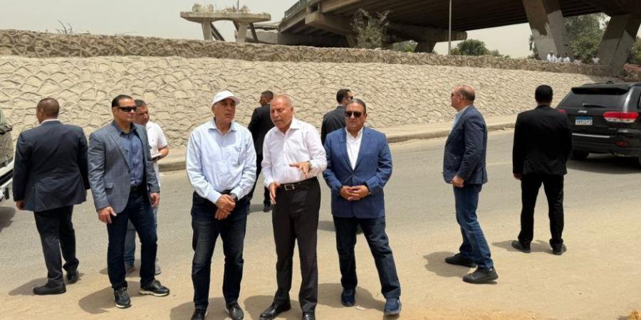 رئيس الوزراء يتابع سير الأعمال بمحيط منطقة السيدة عائشة