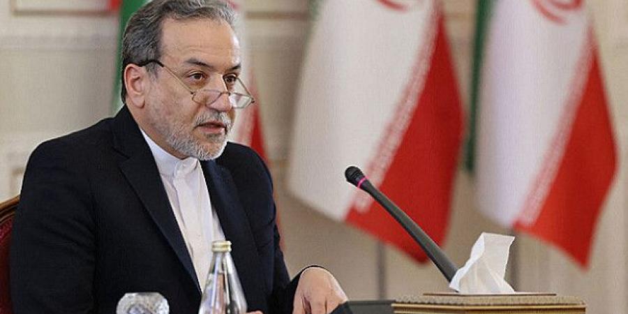 رويترز عن وزير الخارجية الإيراني: التغيير المستمر في موقف واشنطن يطيل أمد المحادثات النووية