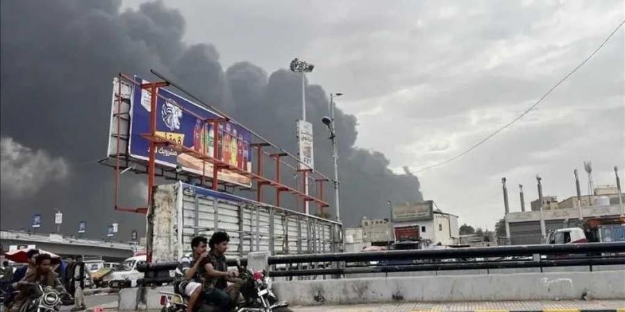 صحفي يمني: الحوثي وإيران وإسرائيل يتحملون مسؤولية تدمير اليمن