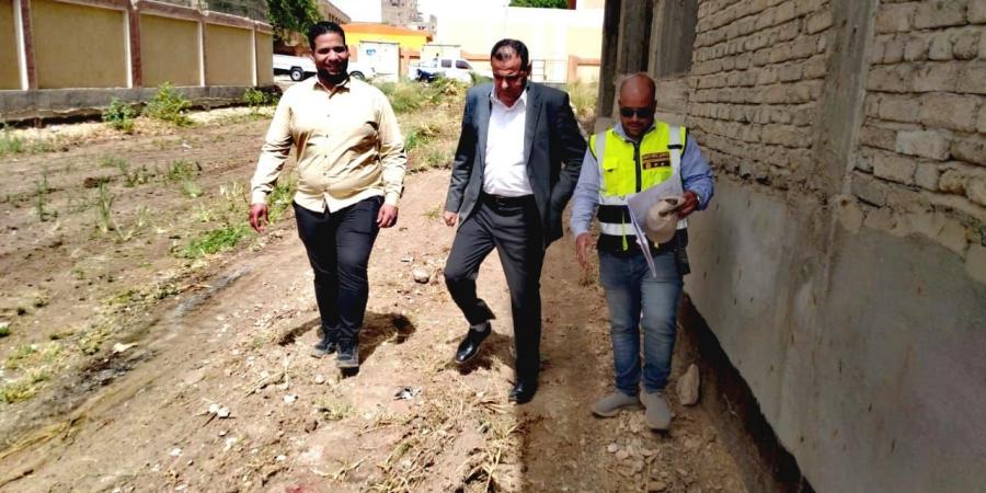 فتح شارعين جديدين بمنطقة حوض 18 بحى جنوب الأقصر 