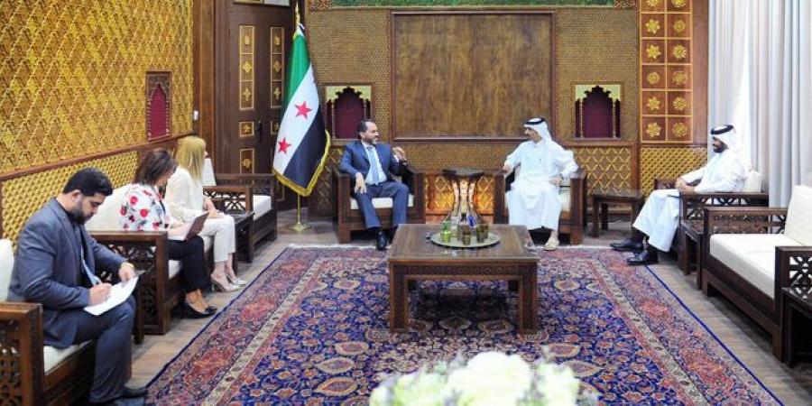 وزير السياحة يناقش مع القائم بأعمال السفارة القطرية تعزيز التعاون ‏السياحي المشترك بين البلدين