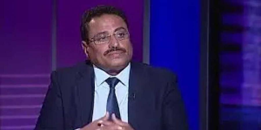 الجبواني يشن هجومًا لاذعًا على الزبيدي: ”زعيم مزعوم” يعيش في قصور أبوظبي بينما عدن تئن من الجوع والحر