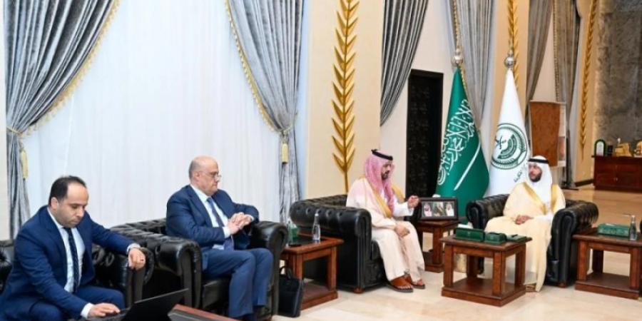 محافظ الطائف يستقبل مدير برنامج التشجير بهيئة تطوير منطقة مكة