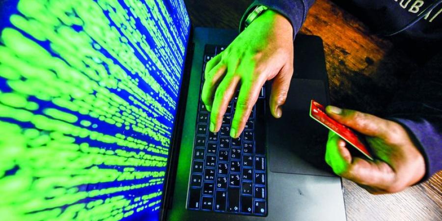 «الإمارات لحماية المستهلك» تُحذّر من عروض احتيال عبر الإنترنت بـ «أسعار لا تعكس الواقع»