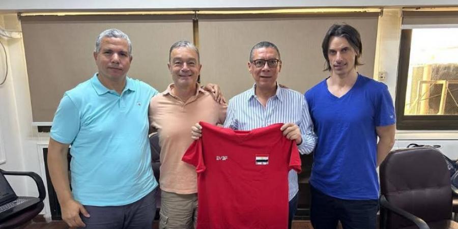 الطائرة يعقد مؤتمراً صحفياً الأربعاء لتقديم الجهاز الفني الجديد