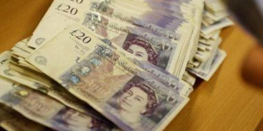 تراجع الجنية الاسترلينى فى البنوك المصرية مع بداية تعاملات اليوم