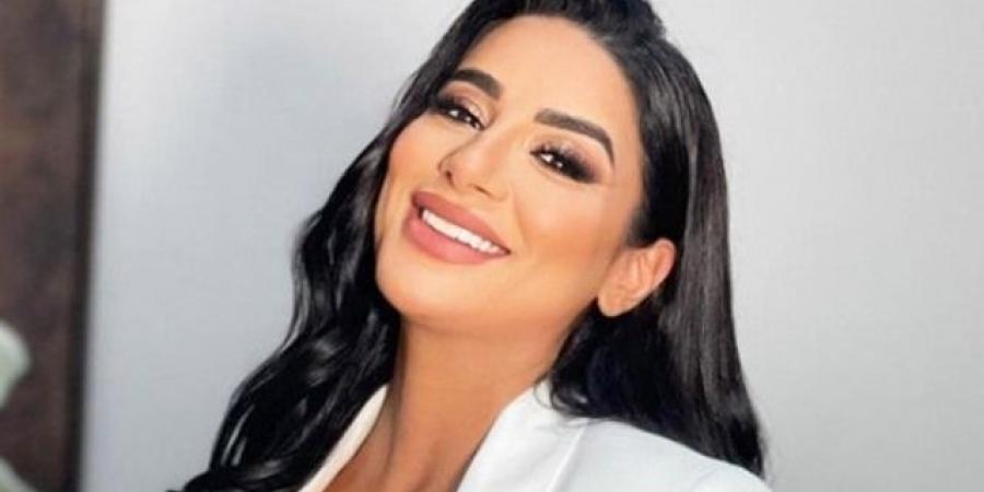 طليق الفنانة جوري بكر يطالب برؤية الطفل