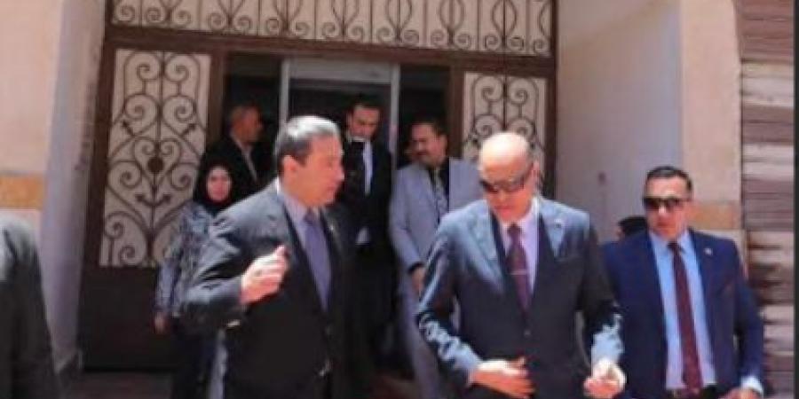 وزير العمل ومحافظ دمياط يتفقدان مبنى مديرية العمل بدمياط