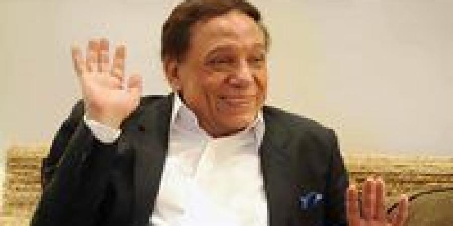 85 سنة زعامة.. كيف تربع عادل إمام على عرش النجومية وظل الزعيم الذي لا يُزاح