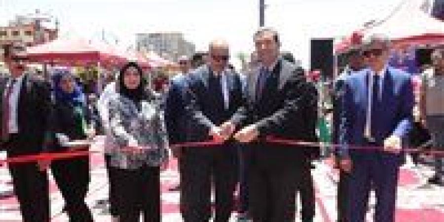 وزير العمل ومحافظ دمياط يفتتحان ملتقى توظيف لتوفير 1100 فرصة عمل للشباب و25 عقدًا لذوي الهمم