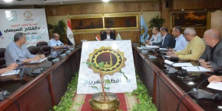 محافظ الغربية يتابع موقف المشروعات الخدمية والتنموية بالمراكز ويشدد: المواطن لن ينتظر أكثر من ذلك