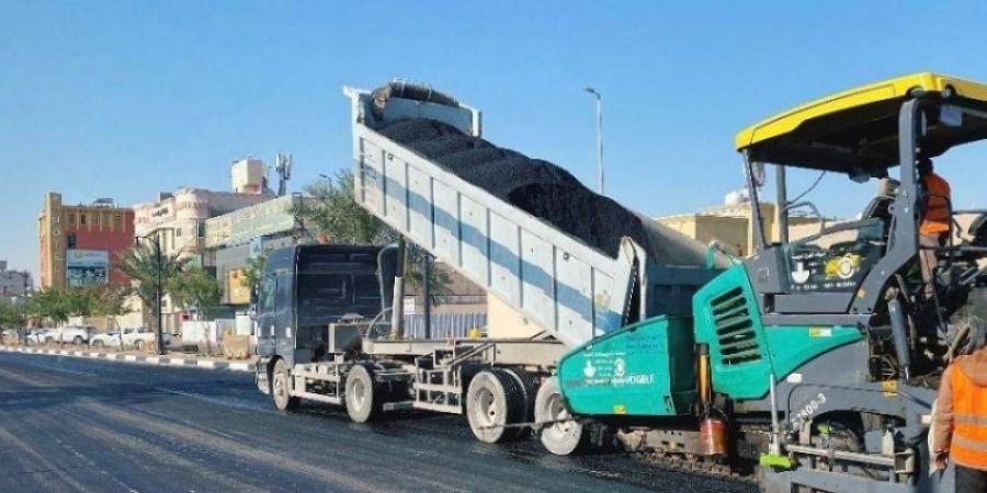 بقيق تؤهل عددا من الطرق بمساحة 25 ألف م2