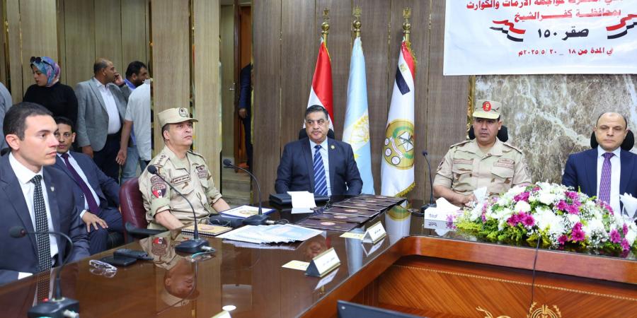 عبد المعطى وقائد الدفاع الشعبي والعسكري يستعرضان مشروع صقر150