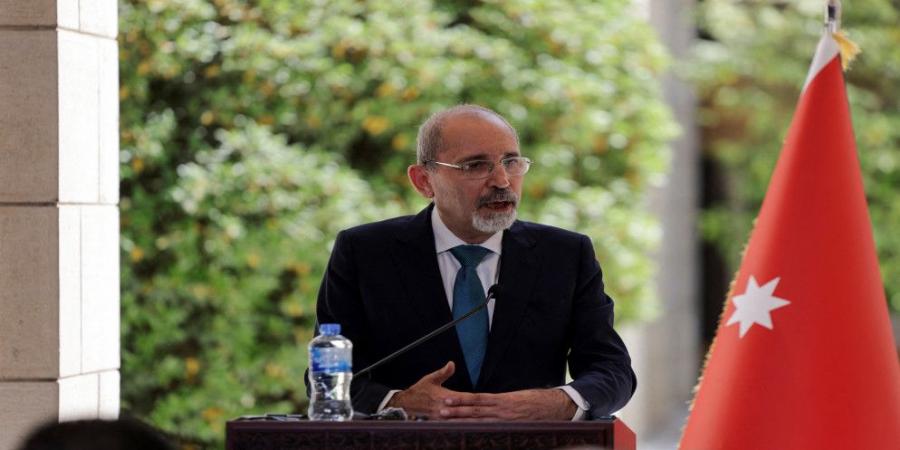 وزير الخارجية: أمن سوريا أمننا ونقف معا في مواجهة كل التحديات