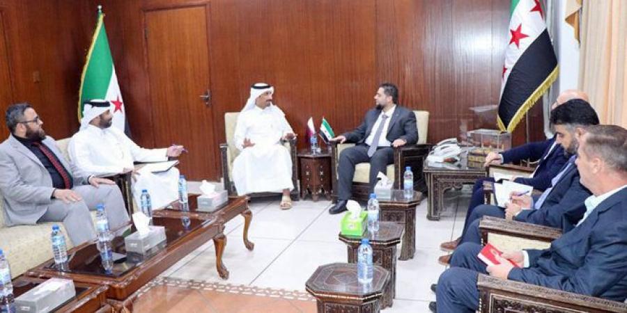 الوزير عبد الرزاق يبحث مع القائم بأعمال السفارة القطرية التعاون في مجال الإسكان والاستثمار العقاري