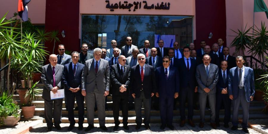 وزير التعليم العالي ومحافظ الدقهلية يشهدان أول اجتماع للمجلس الأعلى للمعاهد العليا خارج العاصمة بأكاديمية الدلتا بالمنصورة