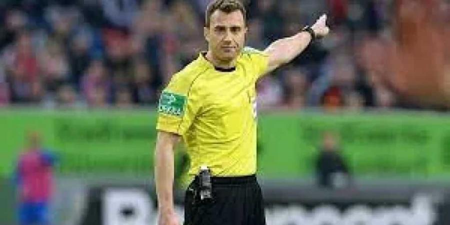 تعرف على حكم مباراة توتنهام ومانشستر يونايتد في نهائي الدوري الأوروبي
