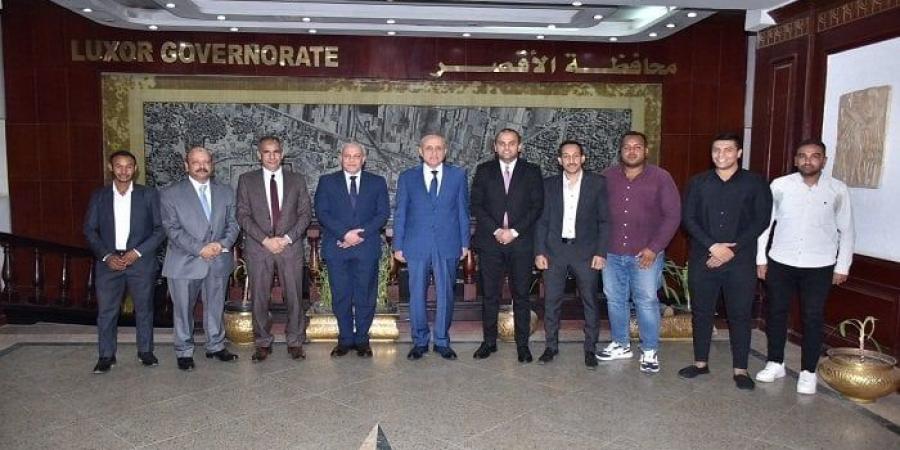 محافظ الأقصر يلتقى رئيس هيئة تنمية الصعيد