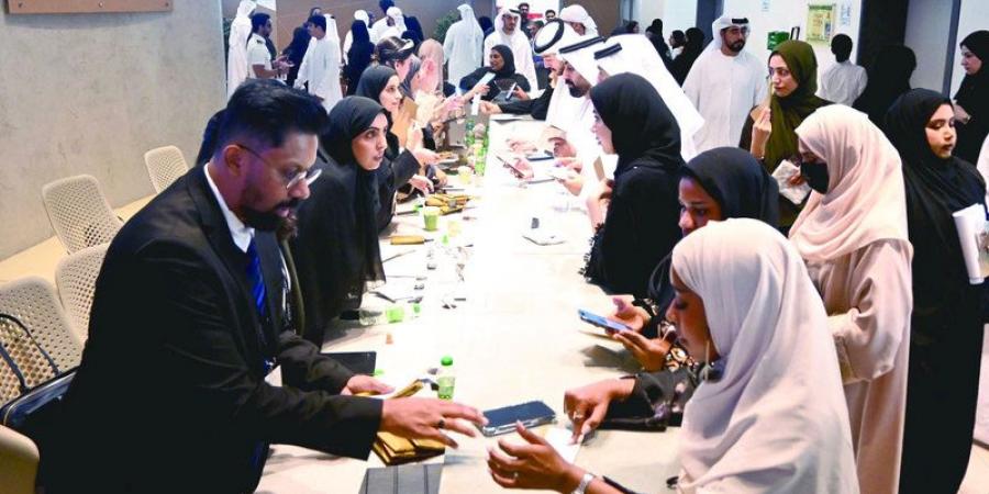600 طيار ومهندس وفني إماراتي يعملون في «الاتحاد للطيران»