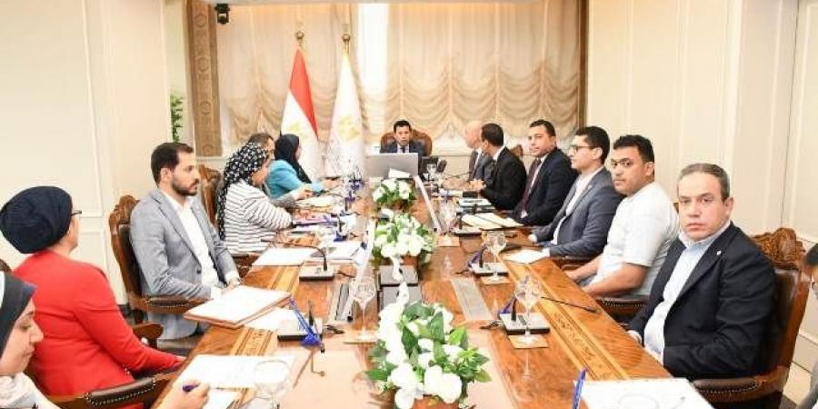 وزير الشباب يبحث إطلاق حزمة برامج وأنشطة لتنمية النشء والتنمية المتكاملة