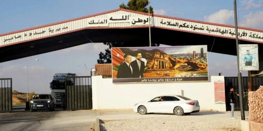 لا يشمل السيارة الخاصة .. الداخلية توضح حول قرار السماح للأردنيين بالسفر براً إلى سوريا