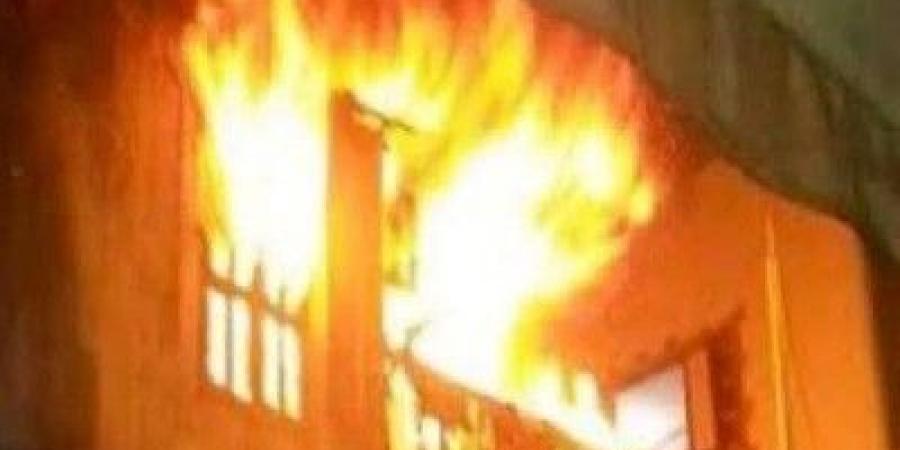 حريق مأساوي بشقة في بنها يدفع صاحبها للقفز من الشرفة ويلقى مصرعه