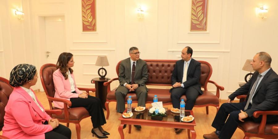 محافظ الجيزة يزور مركز إمبابة لعلاج وتأهيل مرضى الإدمان