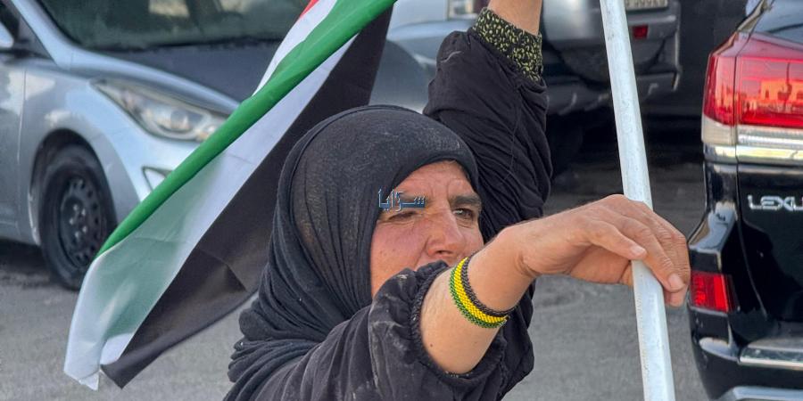 بالفيديو .. "في مشهد ملفت" سيدة أردنية تحتفل بعيد الاستقلال بطريقتها الخاصة في الزرقاء