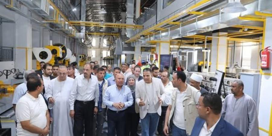 الوزير يفتتح مصنعا لكباسات أجهزة التبريد باستثمارات 5ملايين دولار