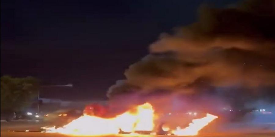 محتجون يغلقون طرقًا رئيسية في طرابلس والزاوية وصرمان للمطالبة بإسقاط الأجسام السياسية القائمة