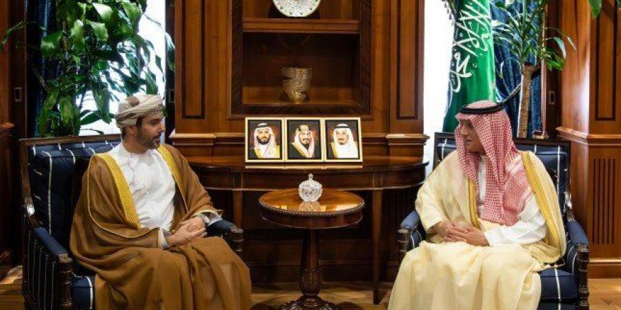 الجبير يستقبل سفير سلطنة عمان لدى السعودية