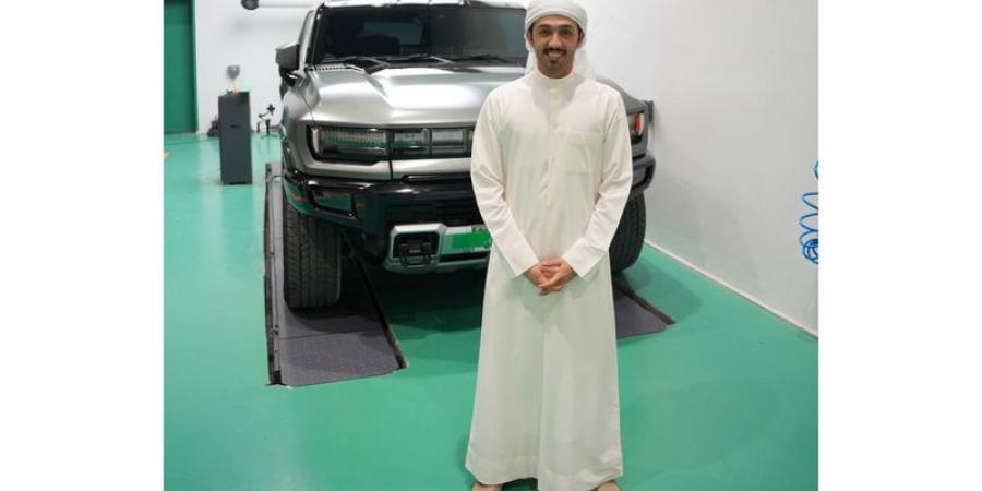 سيف الحمادي من وسط ورشته: طموحي ابتكار شيء يفتخر به بلدنا