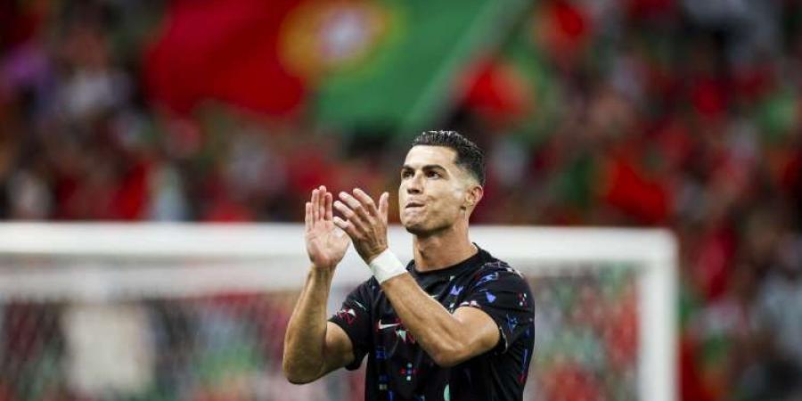 بالفيديو.. شاهد رد فعل مسنين سعوديين علي الأنباء بشأن انتقال رونالدو إلى صفوف الهلال