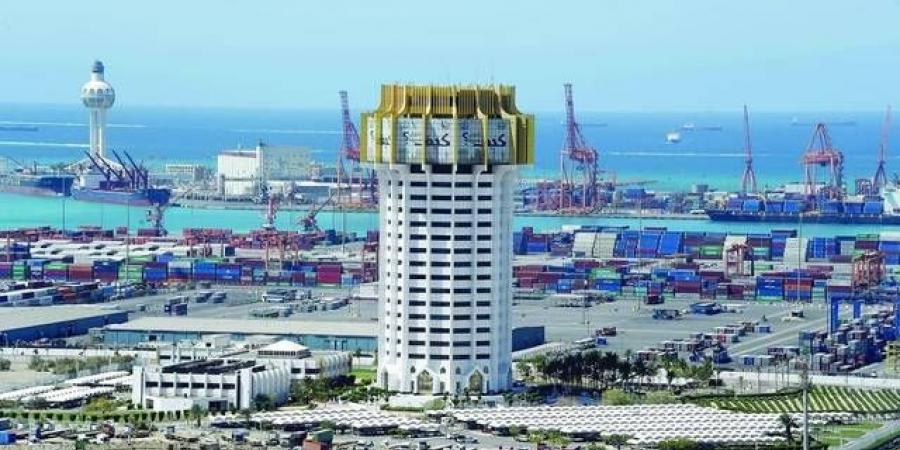 إضافة خدمة شحن لميناء جدة الإسلامي لتعزيز ربط المملكة بـ 4 موانئ إقليمية وعالمية