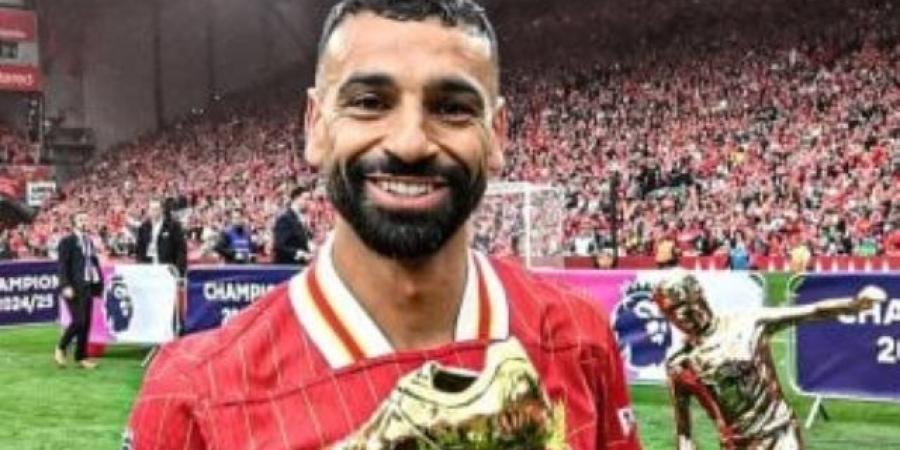 محمد صلاح يواصل الاحتفال بثنائية الدوري الإنجليزي والحذاء الذهبي