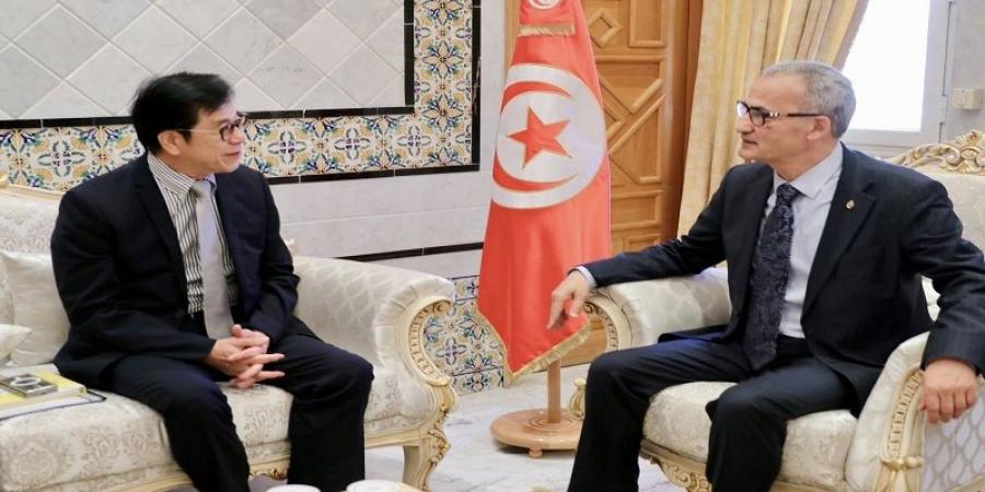 كاتب الدولة لدى وزير الخارجية يلتقي سفير سنغافورة بتونس