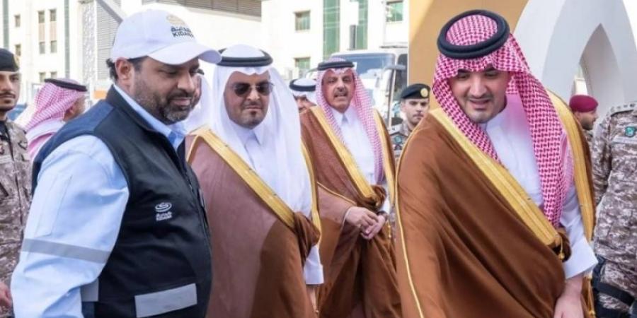 وزير الداخلية يتفقد عددًا من المشروعات التطويرية في المشاعر المقدسة