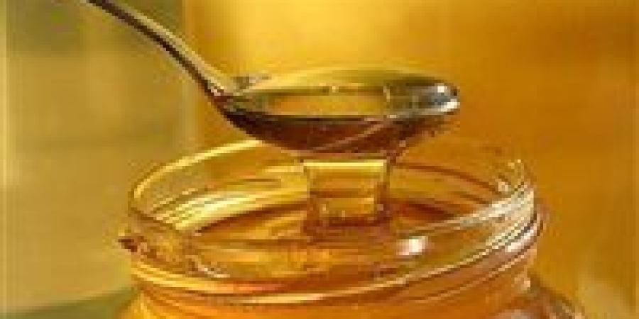 بعد أزمة العسل المغشوش.. كيف تكشف الغش في ملعقتك؟
