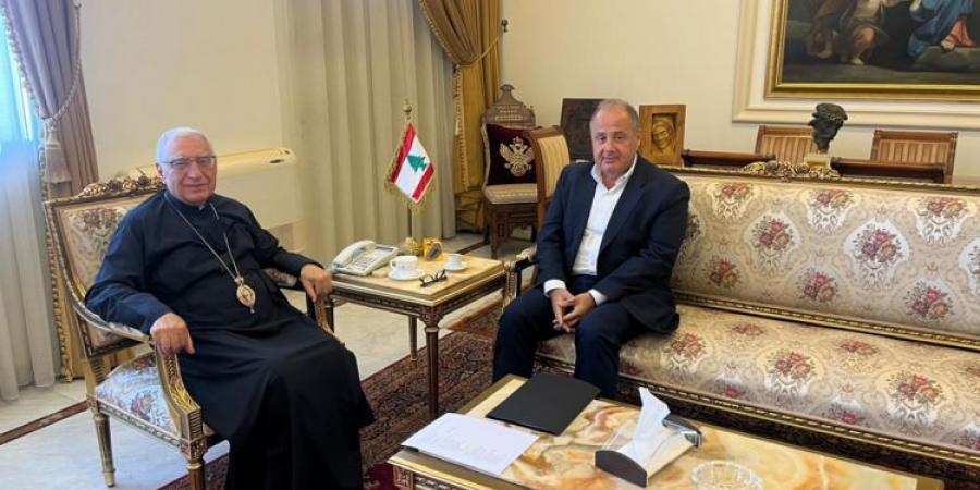 العبسي: للتواصل بين المكونات الوطنية وانتهاج سياسة المحبة والتسامح ودعم جهود العهد