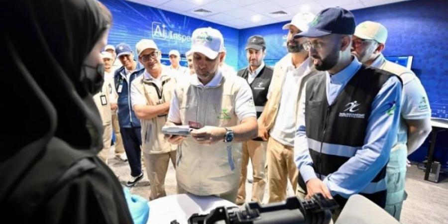 وزير الصحة يطّلع على استعدادات الغذاء والدواء في موسم الحج