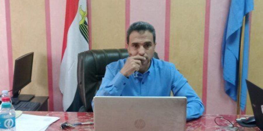 وكيل «تعليم كفر الشيخ» يتابع امتحانات الشهادة الإعدادية من غرفة العمليات