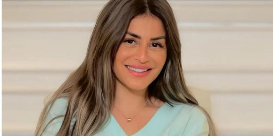 شاهد.. منة فضالي تشارك متابعيها بإطلالة جريئة على إنستجرام
