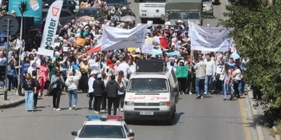 إضراب تحذيري لموظفي القطاع العام