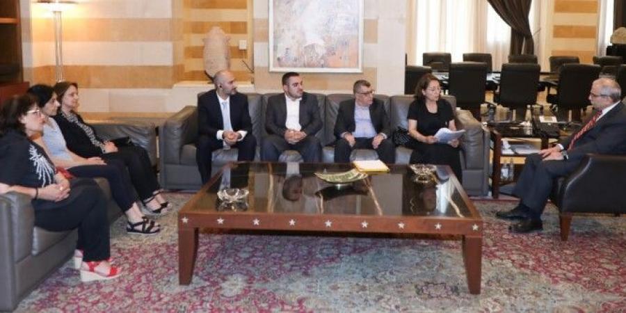 سلام بحث مع وفد من المدربين الفنيين بالجامعة اللبنانية بتثبيتهم واستقبل وفدًا من حارة الناعمة