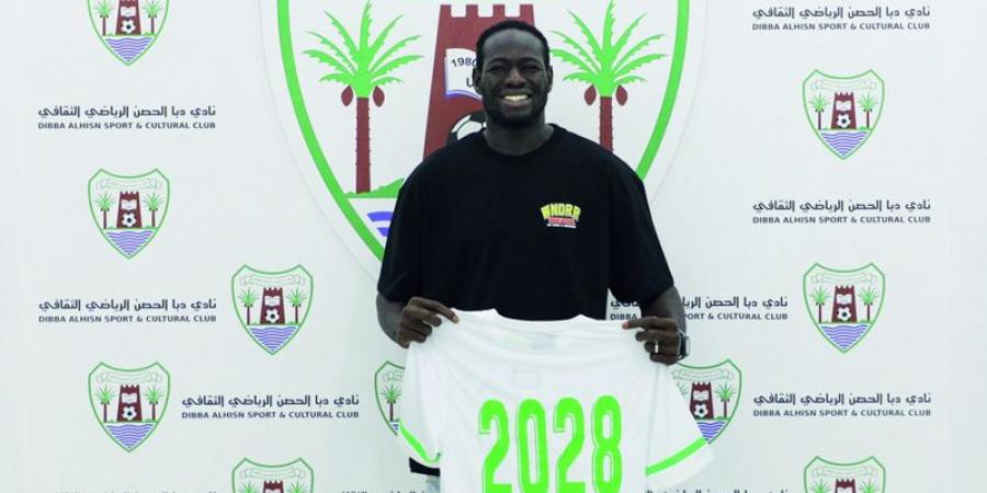 دبا الحصن يضم جويلهرم.. ويمدد عقد ندور